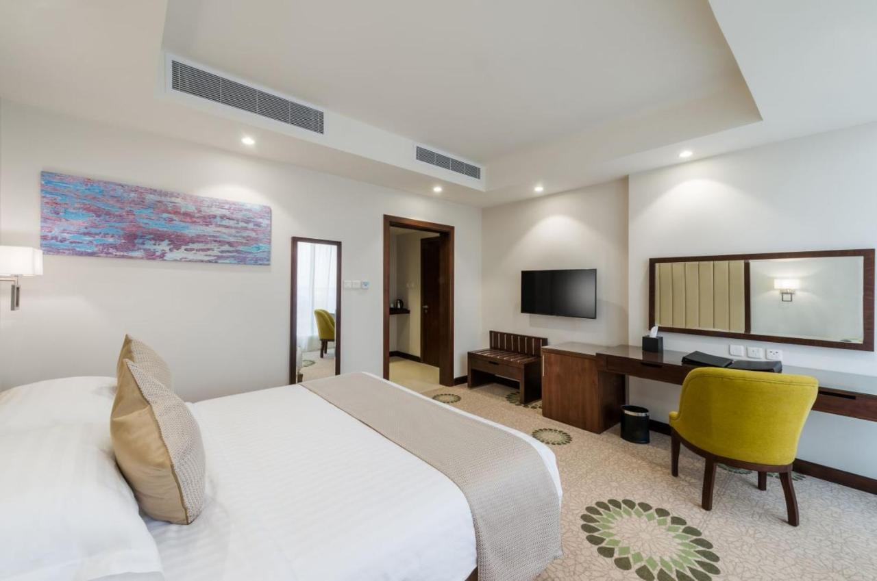 Best Western Plus Al Qurayyat City Center Экстерьер фото
