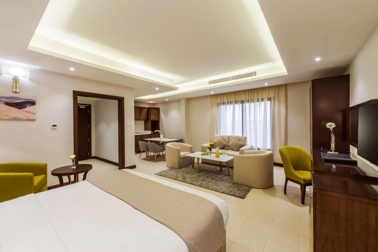 Best Western Plus Al Qurayyat City Center Экстерьер фото