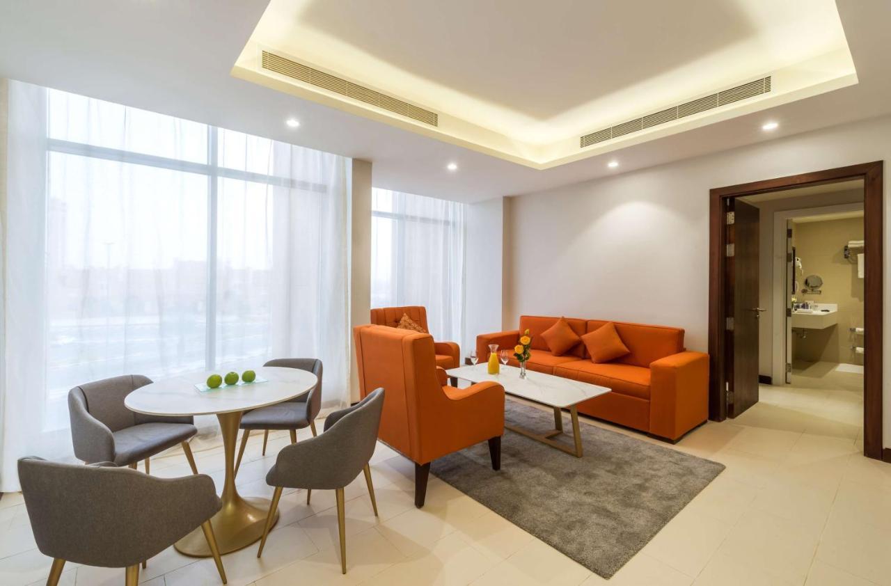 Best Western Plus Al Qurayyat City Center Экстерьер фото